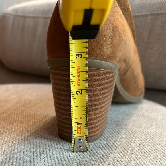 A.N.A booties nutmeg/cognac color size 6.5 women’s approx 2-1/2” chunky heels - Picture 8 of 8